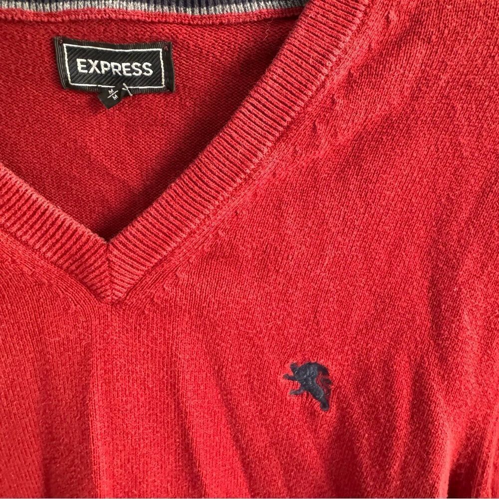 Men’s Express Red Cotton V-Neck Sweater, size medium - Picture 4 of 11